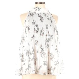Sleeveless floral pleated and pretty
